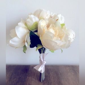 Small bouquet of faux florals - perfect for wedding!